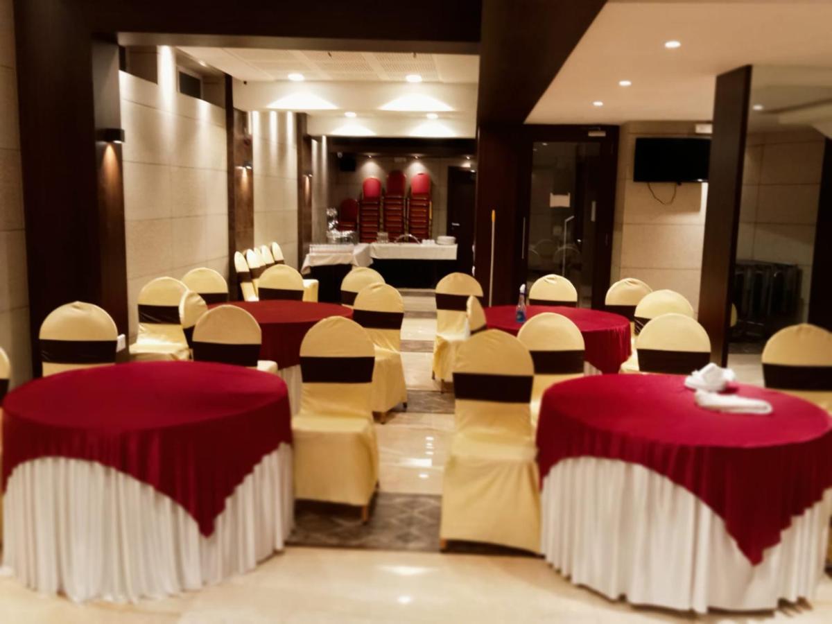 Hotel Laxvas Thane Exterior foto